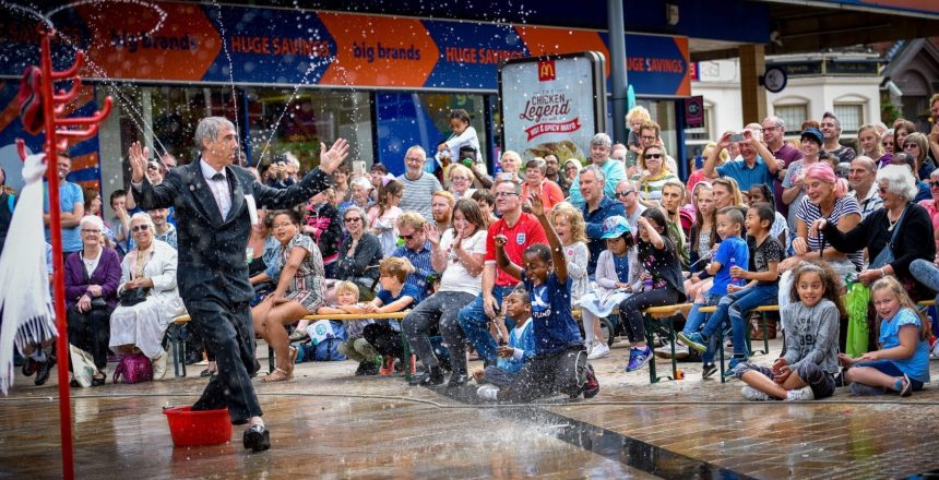 14 The Spurting Man by Avanti Display performs at Appetite Big Feast 17 (Image courtesy of Clara Lou Photography)29
