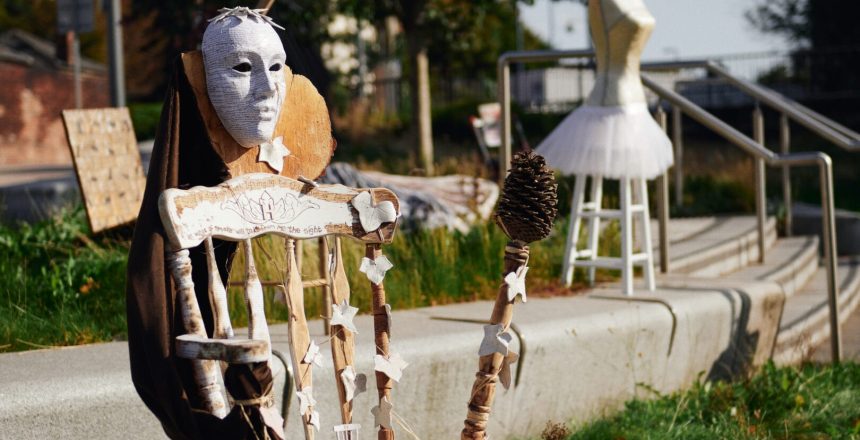 Seats outside Museum and Art Gallery