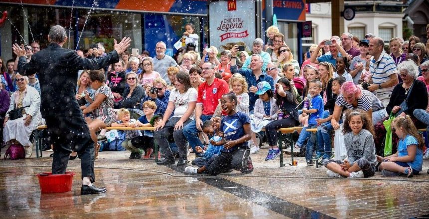 SpurtingMan_AvantiDisplay_BigFeast17_ClaraLouPhotos